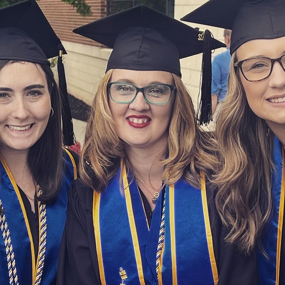 Meet your Posher, Jessica - Picture 3 of 5